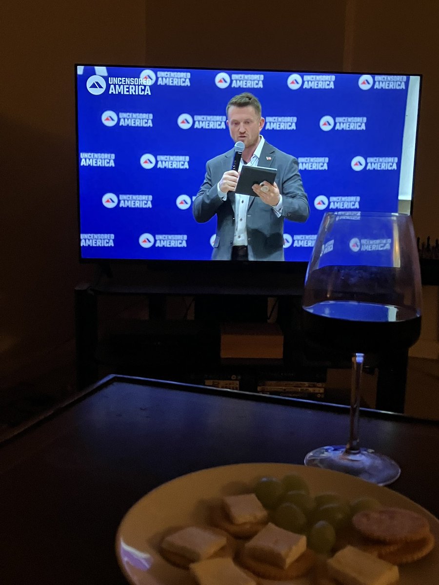 EdFromCroydon's tweet image. Great address mate! Had the kiddies earlier so only finished it late…great politics, good home cooked food! #chilled 😎👍🏻🏴󠁧󠁢󠁥󠁮󠁧󠁿💯 #Topman @TRobinsonNewEra