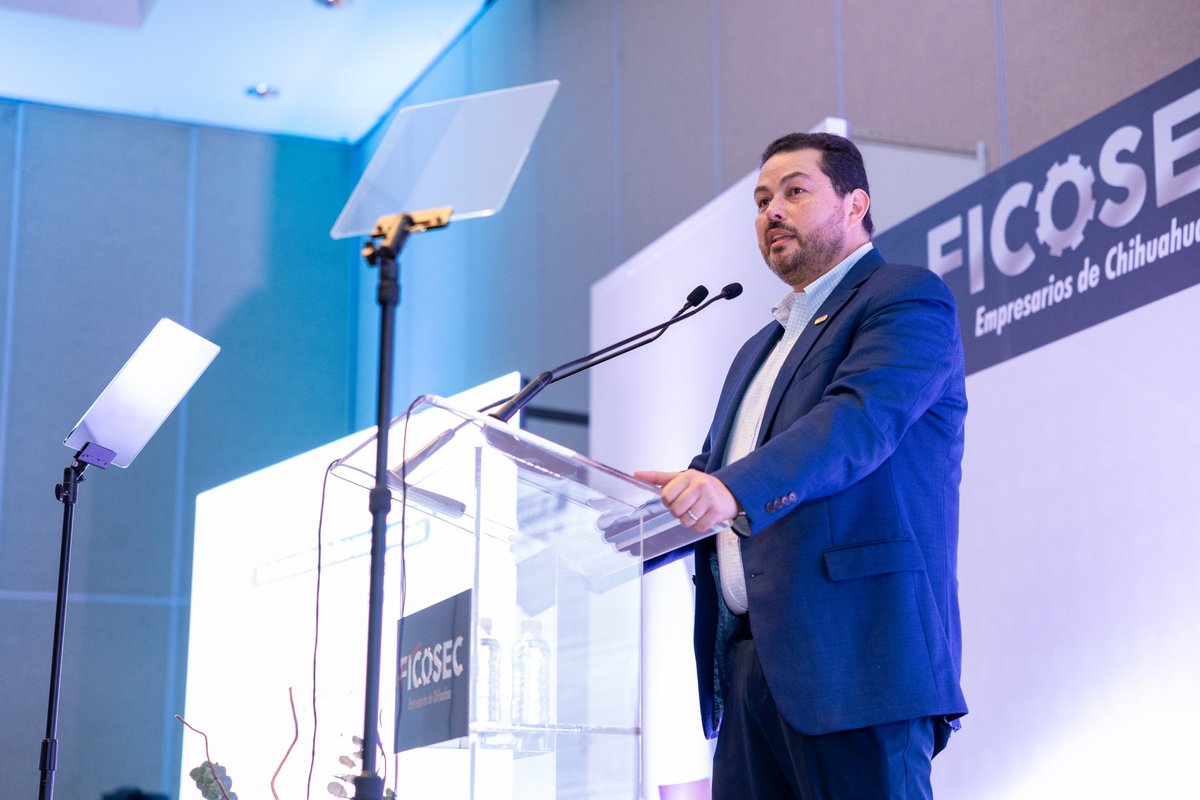 FICOSEC's tweet photo. ⚙️El Comité Técnico de #FICOSEC  eligió de manera unánime al empresario, Raúl De León Apráez como el nuevo presidente por los próximos dos años.
En esta sesión, Rodrigo Tena Cruz, concluyó su gestión al frente del máximo órgano del Fideicomiso.
#FICOSEC #Seguridad #Justicia https://t.co/XVEyUxRHYM