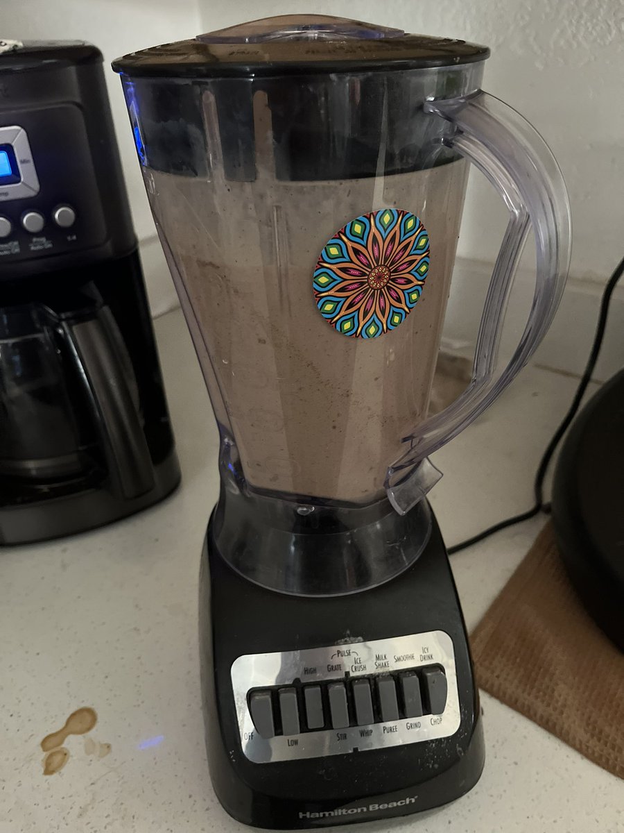 NinGobSahn2's tweet image. Chunky monkey #milkshake #icecream #munchies #refreshing #thirstquenching #sweet #satisfying #foodporn #blender

About 3 cups of whole Milk, 5 tablespoons of vanilla ice cream, teaspoon of salt, 2 tablespoons of sugar, 2 teaspoons of hazelnut liquid creamer, 2 bananas, 5