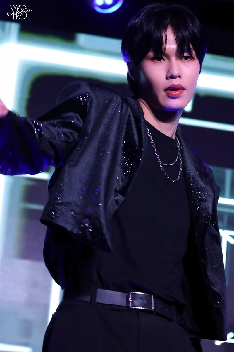 YS_frame's tweet image. 20260211 2부
💜촬영곡💜
♪Sweet Like Sugar

CHASER Chapter Zero
-Openig Stage-

잘생겼다…♡

#체이서 #CHASER 
#윤성 #YUNSEONG 
@CHASER_JP 
@CHASER_ofcl