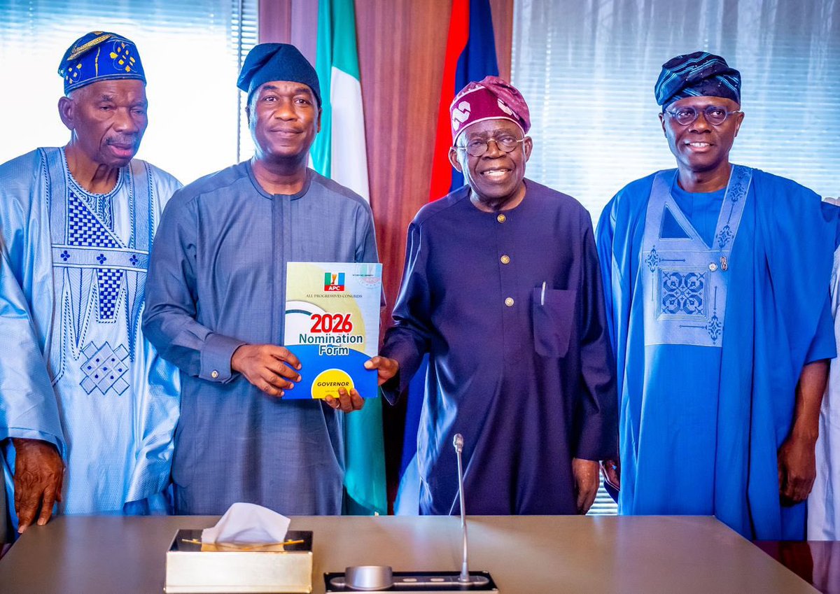 TeslimOOlusi's tweet image. The 12th Governor of Lagos, 
The 15th Governor of Lagos 
And Inshallah The 16th Governor of Lagos 
With their FATHER…….. 
king of Settlement 
Baba Olusi of GAC 
#greaterlagos #all #lagos