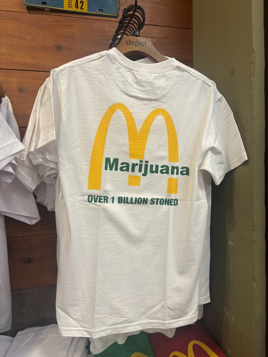 BulkCannabiscc's tweet photo. I’m lovin’ it 🍃

#bcbulk #bcbulkcannabis #bulkcannabis #weed #weedstagram #weedmemes #MoM #WeedLovers #marijuana https://t.co/bd5YxT8Ak8