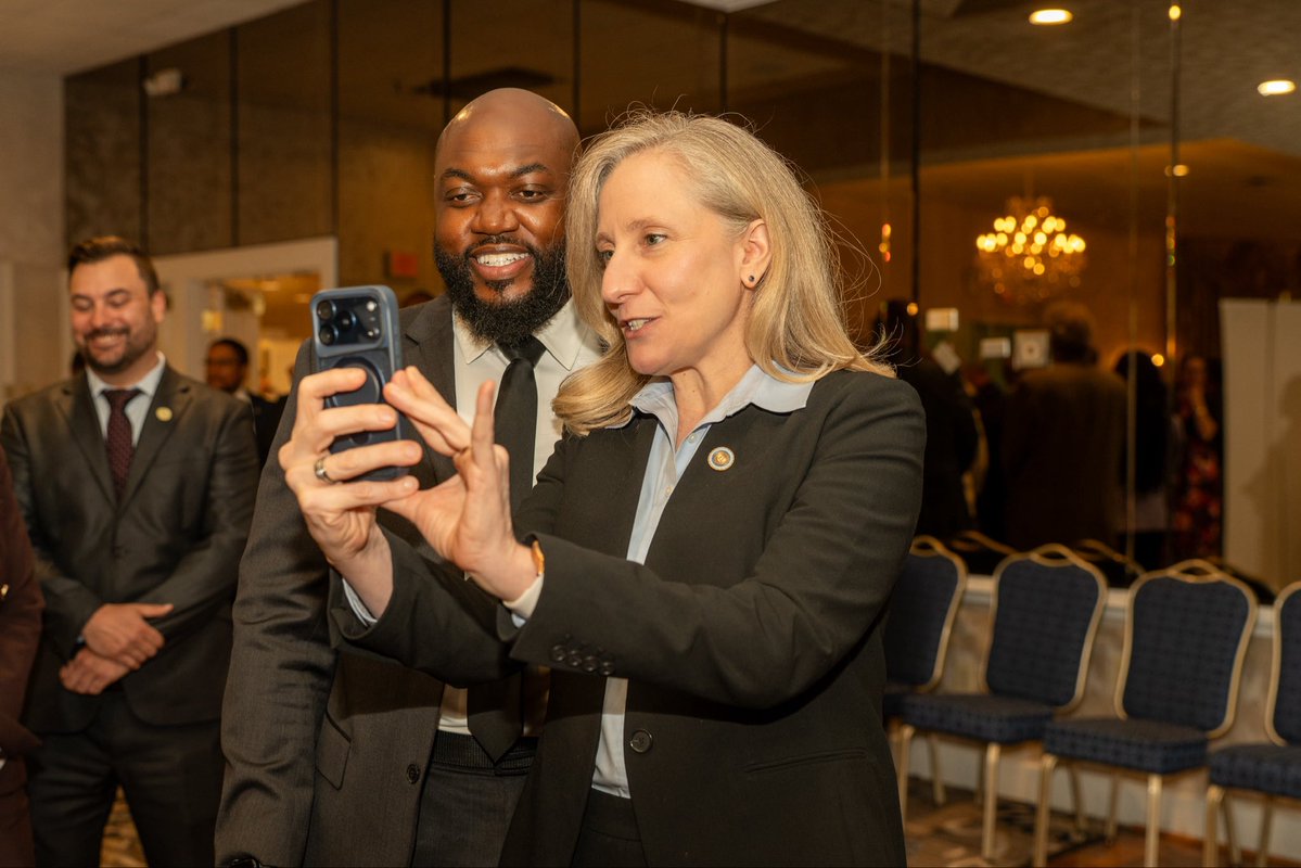Governor Abigail Spanberger tweet media