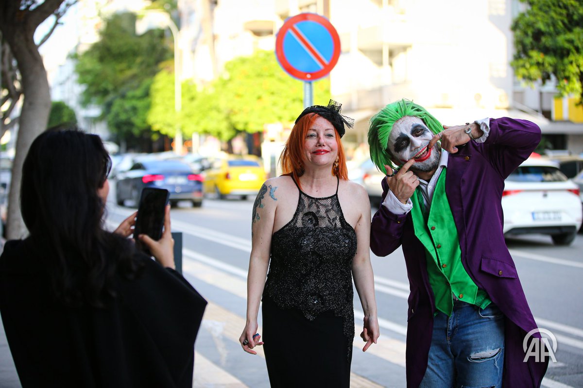 Yakupsaglam012's tweet image. Kurgusal karakter "Joker" tutkunu animatör Adana sokaklarını renklendiriyor

#Adana #AA

@hhasanay @OrhanTopal3 @LevHarman @ibrahim_erikan