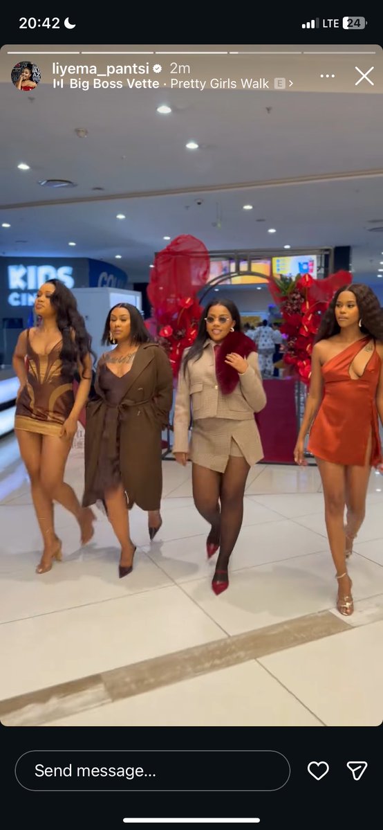 R.Nectarrr🦋 tweet media