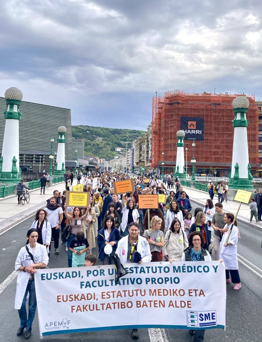 MUDmedicos's tweet photo. 🔵 #endirecto desde San Sebastián,Donostia.

Cada día sin acuerdo es un recordatorio: no se puede mantener la calidad asistencial con profesionales exhaustos. La salud necesita compromiso político real. 

#EstatutoDelMédicoYa https://t.co/CeHu38TNHO