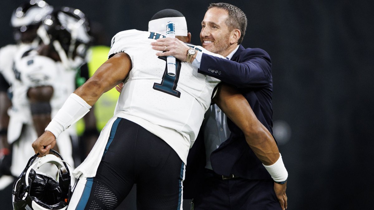 "His succes speaks for itself. Every since he's been the starting QB all we do is go to the playoffs... This guy has never done anything bad off the field. All he do is win on the field. Support his teammates. It's unfair."

Howie on Jalen Hurts and the hit pieces.

#Eagles