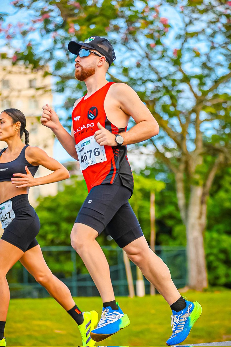 matheuusqsilva's tweet image. No fim, toda gota de suor vale a pena. É a marca do meu esforço e superação.

E hoje, bati mais uma vez meu RP e me surpreendi com meu sub20.

A verdade é que estou muito feliz e que estou no caminho certo. 🙌🏻🙏🏻
#corrida #corridaderua #rj