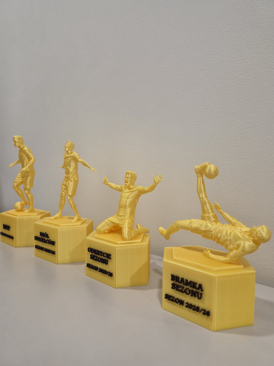 herbyw3D's tweet photo. 🏆Przygotuj sie na koniec sezonu piłkarskiego 2025/26!

NOWA SERIA statuetek inspirowana prawdziwymi postaciami z boiska! ⚽️

MVP, Król Strzelców, Odkrycie Sezonu i Bramka Sezonu – idealne trofea dla najlepszych.

Chcesz mieć tą wyjątkową serię u siebie lub stworzyć swoje własne personalizowane statuetki?
Napisz do nas!   📨

#StatuetkiPiłkarskie #KoniecSezonu #MVP #KrólStrzelców #BramkaSezonu #OdkrycieSezonu #PiłkaNożna #Nagrody2026 #championsleague
