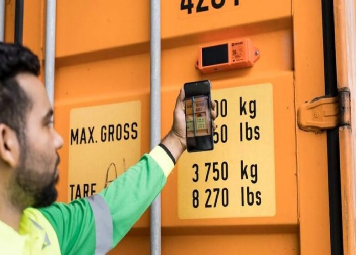 MasContainer tweet media
