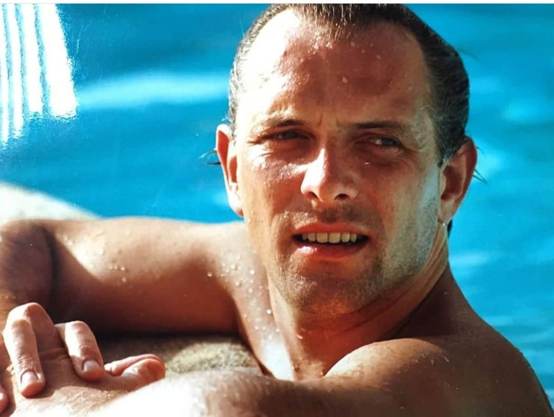 Emmy18261's tweet photo. #rikmayall
#EinSommerInItalien
#WM1990
#GaryLineker
#goodnightrik
Great movie ( says Emmy)
This time Germany deserved winning ( says Emmy)
Lineker was ok.
Choosing me would've been
better of course 
They never even tried.
Cowards!
Goodnight!❤️ https://t.co/gXk79VjJsu