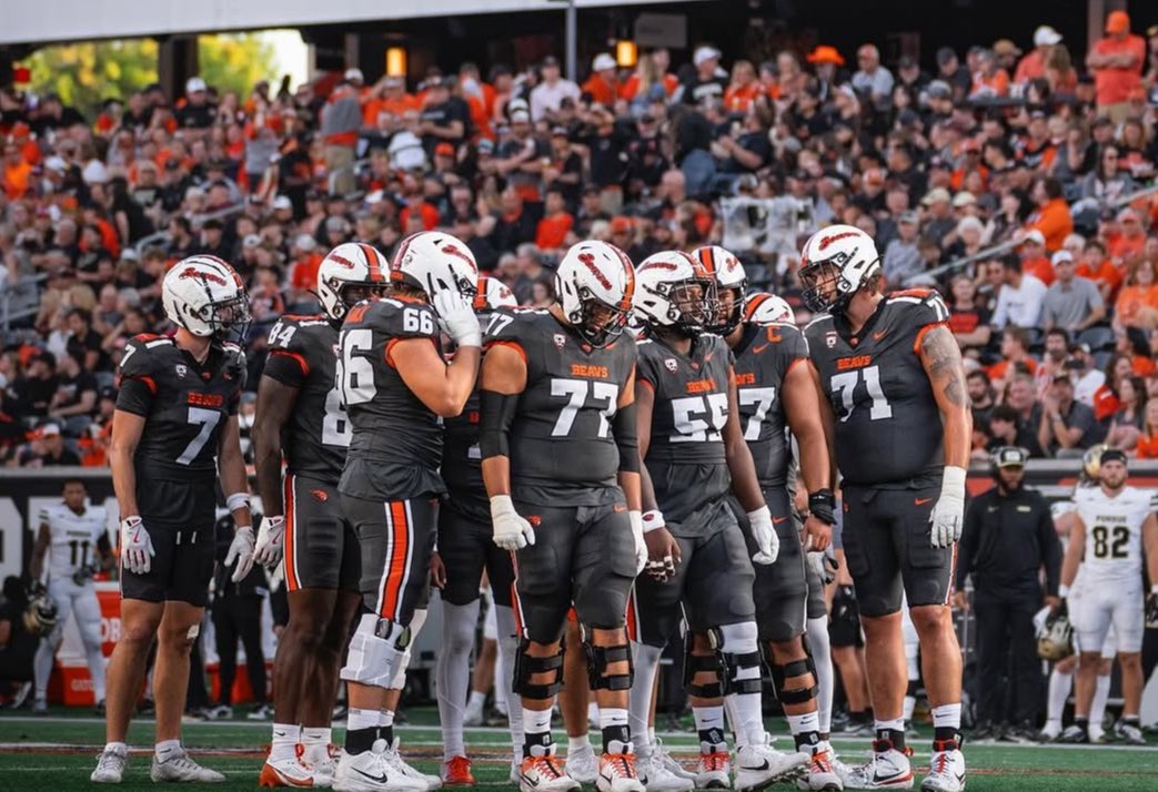 Hunch0deuce1's tweet image. After a great conversation with @EronHodges I am blessed to say that I have received my 2nd division 1 offer from Oregon State #AGTG✝️ @CoachJRayburn @drkharp @CoachReese70 @twilliamsOL @Coach_Bacc @samspiegs @GPowersScout @CKennedy247 @kennymo232
