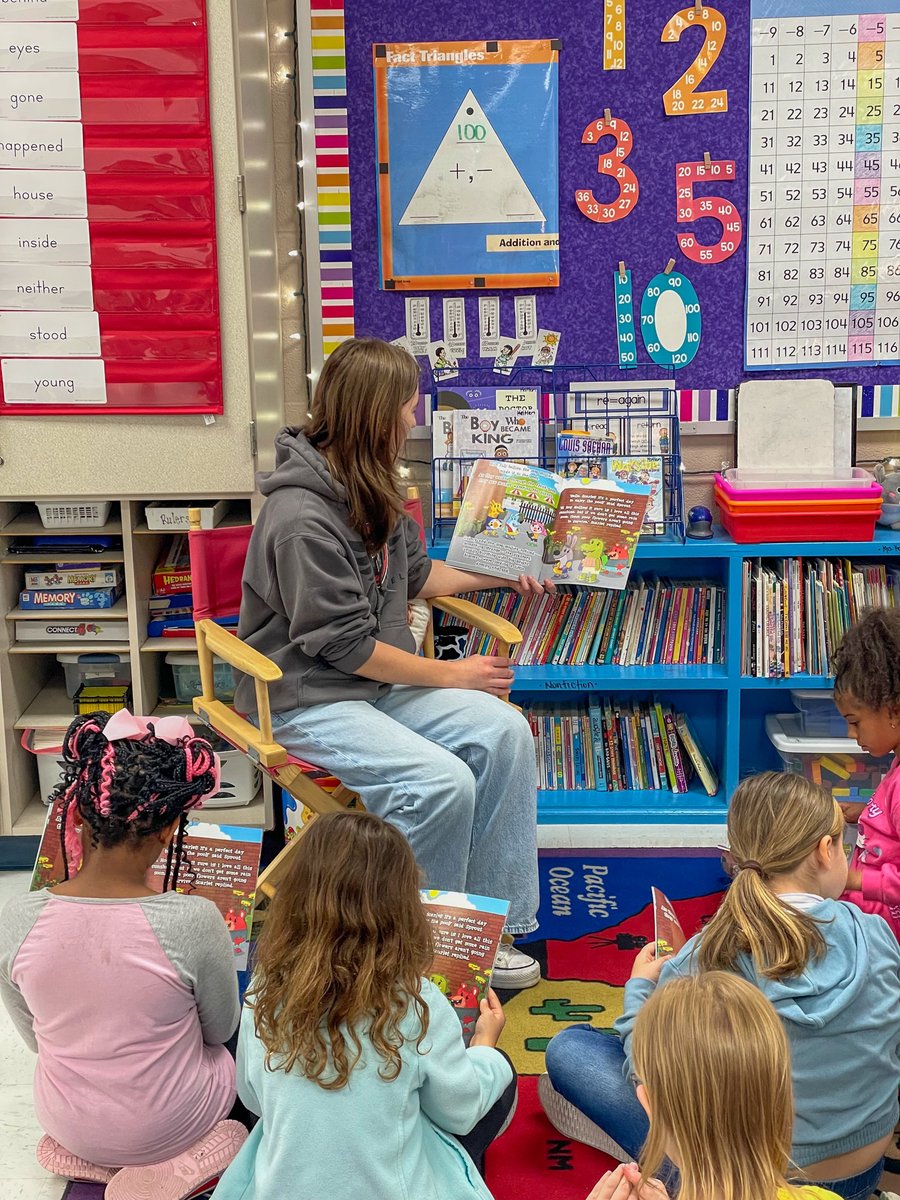 FPWarriorSports's tweet photo. Underclassmen from the Warrior Athletic Council spent time at Gilles reading to 2nd graders. They leaned into the moment with the kids, reading, laughing, and relishing the opportunity to enhance the lives of future Warriors. 

#WarriorPride https://t.co/4kfVf2JtWH