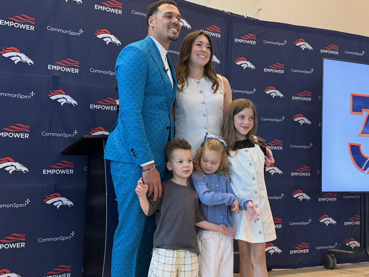 TroyRenck's tweet photo. Justin Simmons and family celebrating his retirement from #Broncos https://t.co/Y9i1Svr3DE