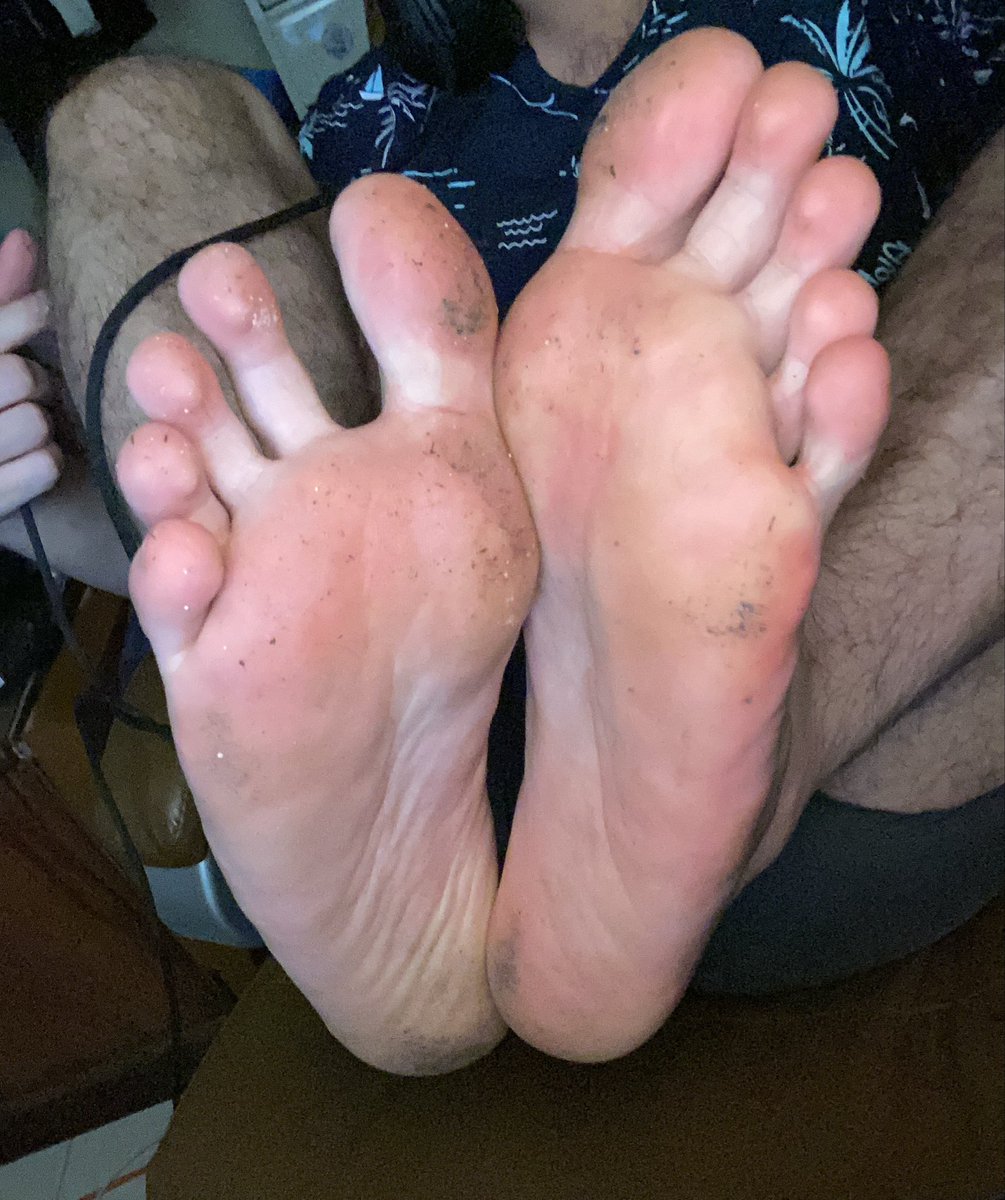 Feet4all tweet media