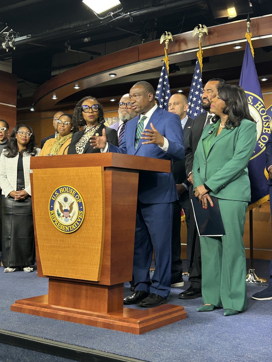 Ally Mutnick tweet media