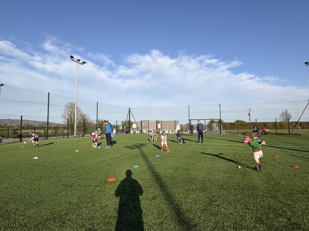 ellen_meagher's tweet image. And this evening U6’s in The Rower Inistioge… fabulous evening for hurling &amp;amp; the boys didn’t disappoint with their skills 👏🏼👏🏼 well done to all #gaa #gpo #gamesdevelopment