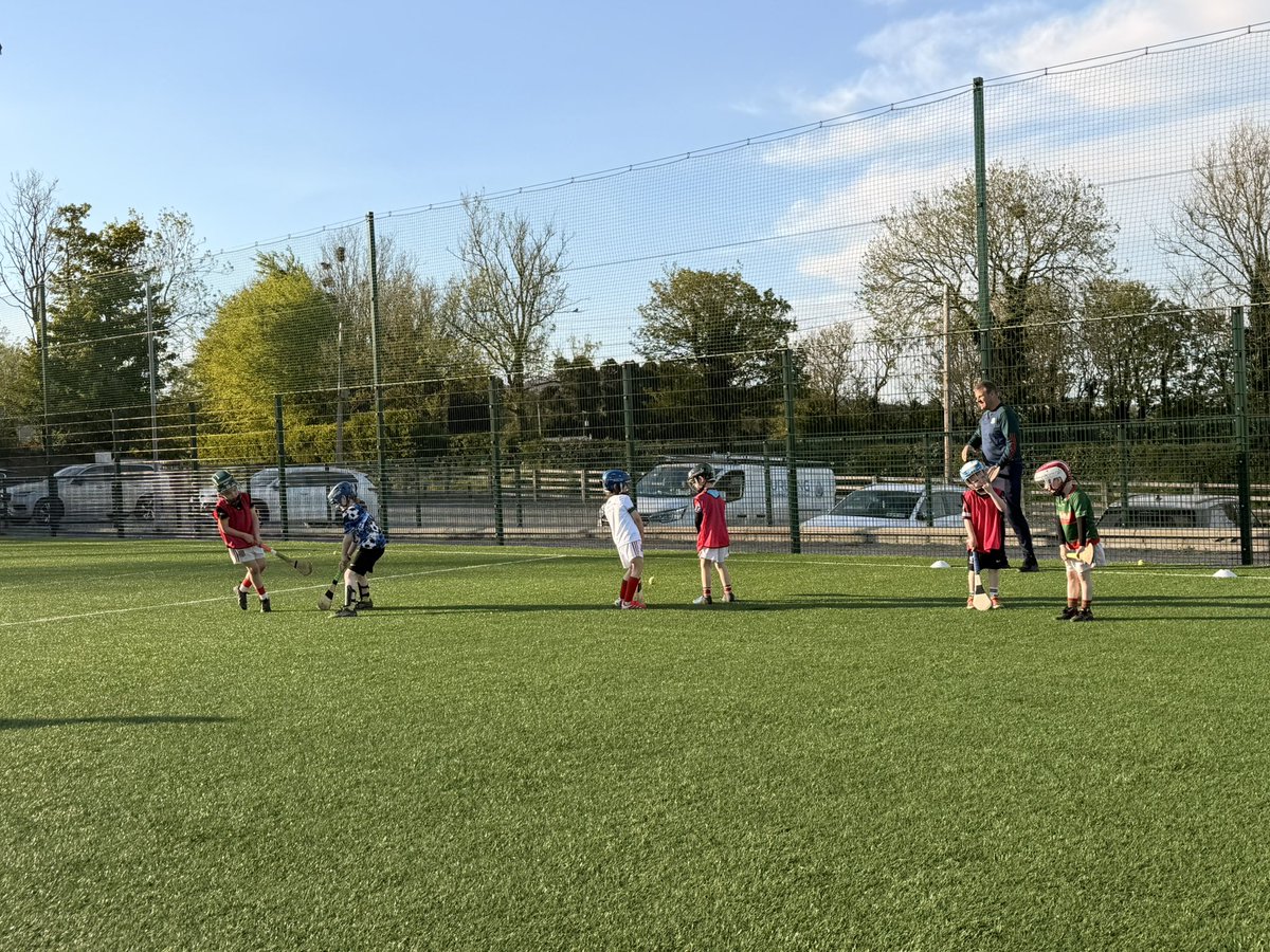 ellen_meagher's tweet image. And this evening U6’s in The Rower Inistioge… fabulous evening for hurling &amp;amp; the boys didn’t disappoint with their skills 👏🏼👏🏼 well done to all #gaa #gpo #gamesdevelopment