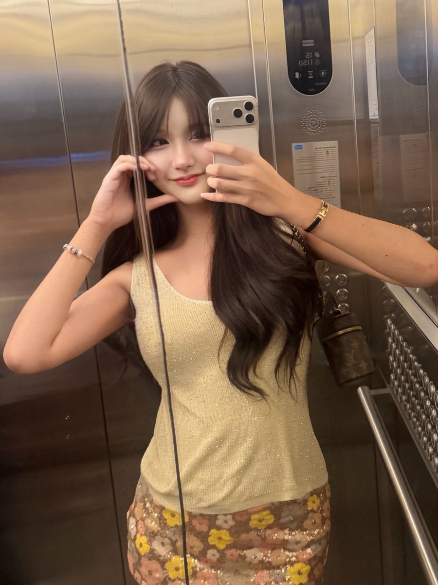 oshikaa1's tweet photo. อิอิ https://t.co/qdpiQVje9H
