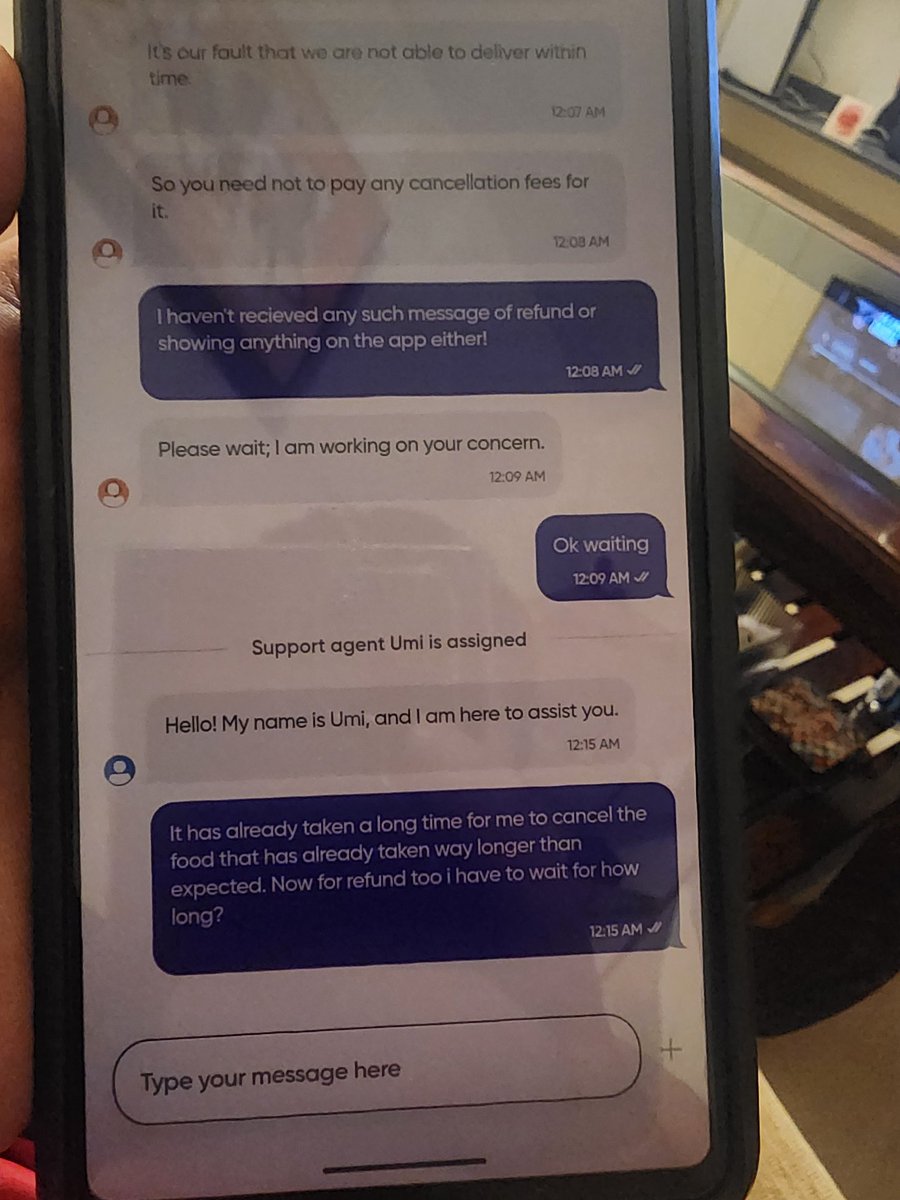 DVipz's tweet photo. @SwiggyCares @Swiggy @Swiggy  @SwiggyCares seriously does anyone care? Kahani main twist bc chat hi kisi aur ko forward kardi and yet to get any further update. Bc seriously https://t.co/mMGXtgZsE1