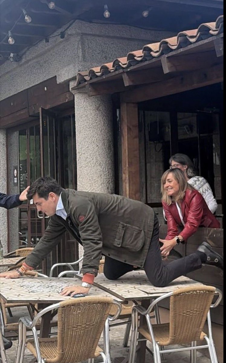 Revista Mongolia tweet media