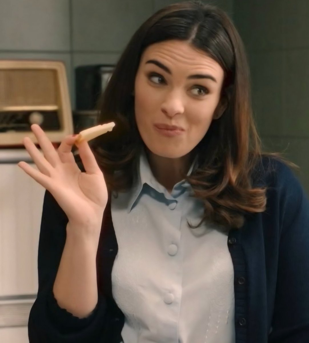carve321's tweet photo. Antes decían que Fina no era suficiente para Marta, y ahora M no es suficiente para C🤡? 😂😂
 Y no, para C podria ser Gabriel, Alvaro, Pelayo o Patricia Lambert que tambien era ambiciosa. algo asi de su nivel de su calaña
BOO Vuelve Cloe, y estas chau 🖐🏼👻
#FinaHaVuelto
#mafin https://t.co/mKLEBQGNOW