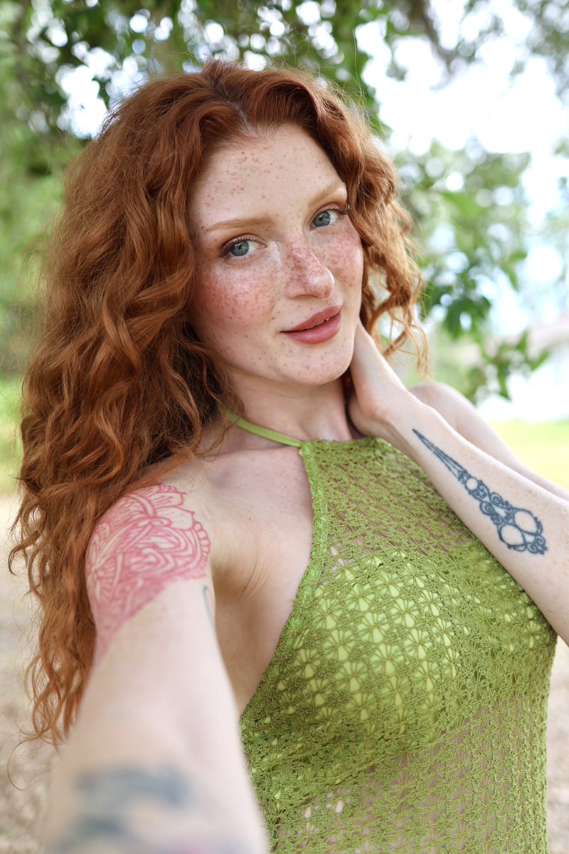 Katierosecoloredglasses tweet media