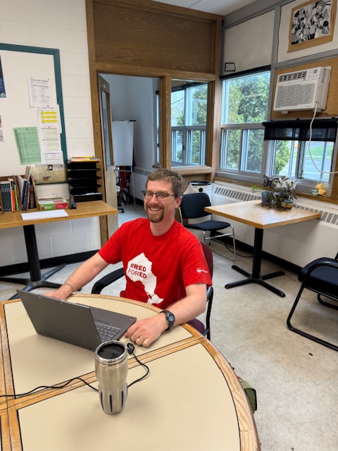D27OSSTF's tweet photo. Today is a province-wide day of action in Ontario. @OSSTF stands united with @osbcucscso, @ETFOeducators, @OECTAProv, and @AEFO_ON_CA to send a strong message to the government of Ontario: invest in our schools and in the future of our society.
#Red4Ed #OntEd https://t.co/WZMd2ekAvt