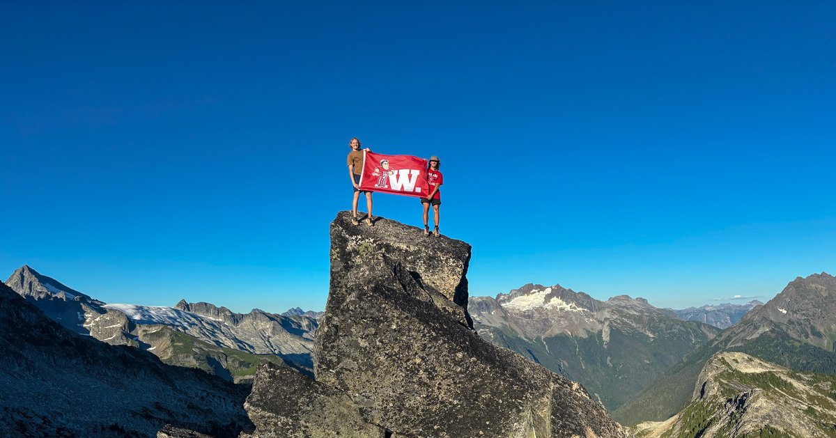 WabashCollege's tweet photo. 4,000 Gifts🎉!
Scarlet travels well. Look at where students have flown their Wabash banners across the globe 🌎.

🔗: https://t.co/dyuBpHYs5F https://t.co/gVSE2xikem