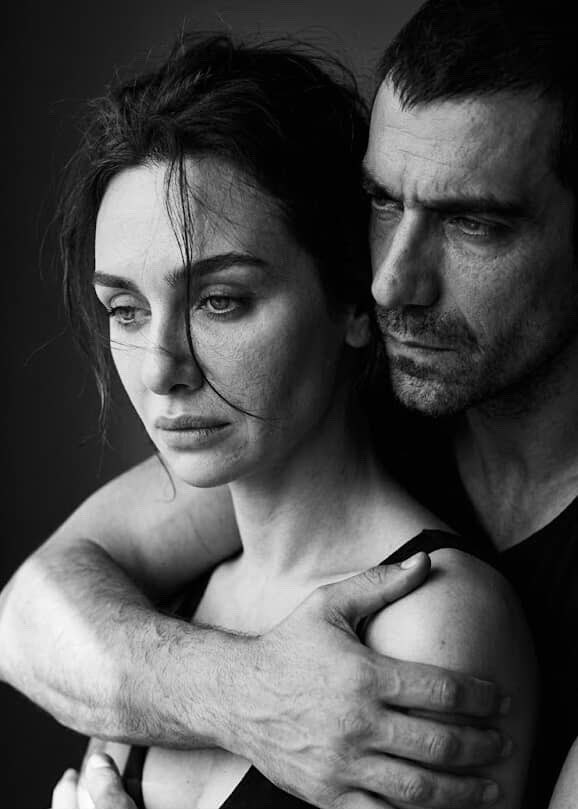 “elin, yüzün, havan bıraktığım gibi mi?
korkunç özlemişim seni.”

#birceakalay #ibrahimçelikkol
