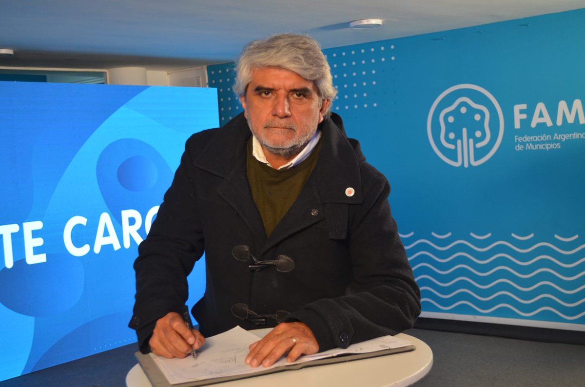 El costo del abandono el gobierno Nacional lo paga el pueblo con hambre, miseria y precarización. Hoy junto a intendentes bonaerenses, llevamos el reclamo de la PBA formulado desde <a href="/MinDesarrolloBA/">Desarrollo de la Comunidad BA</a> al ministerio de Capital Humano, por los fondos adeudados a nuestra Provincia en