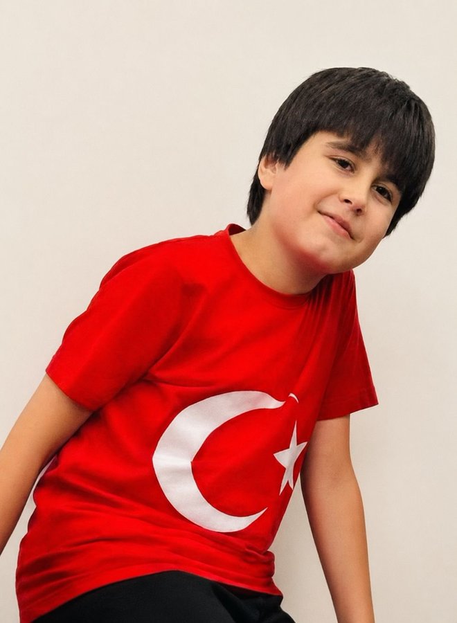 "    

Ve biz yine yıldızlara bakarız
                                       Ve yine yıldızlar bize bakar       

                                                                                                            "

YusufTarıkın Mirası