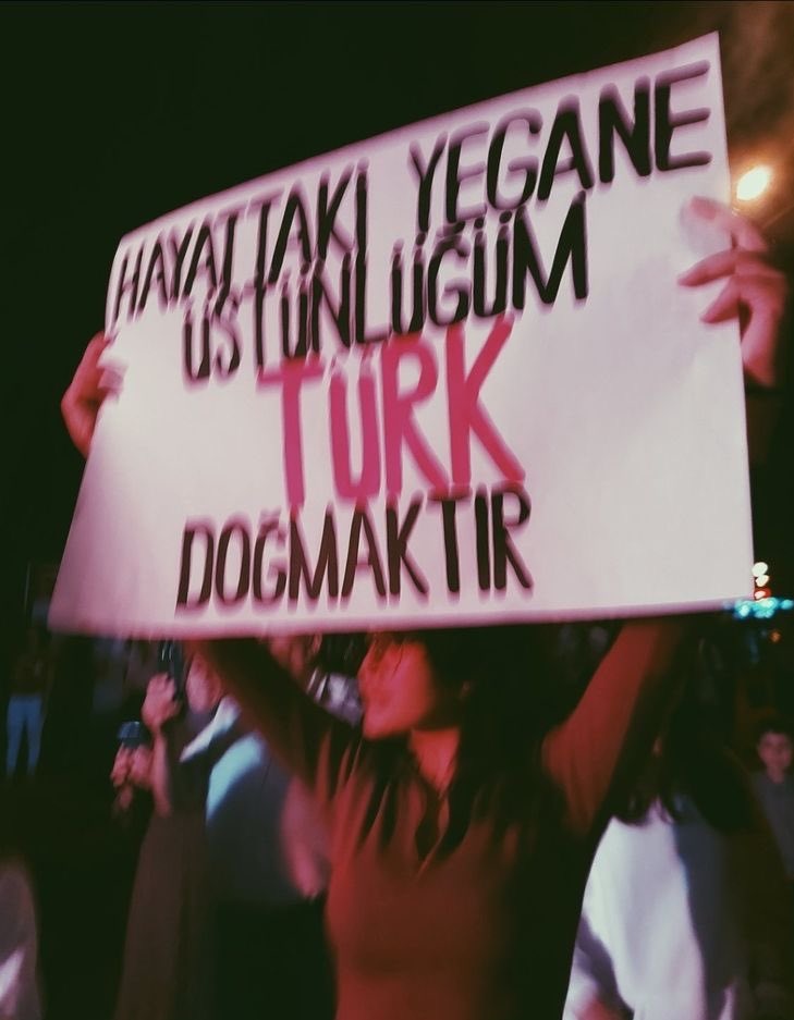 Nur tweet media