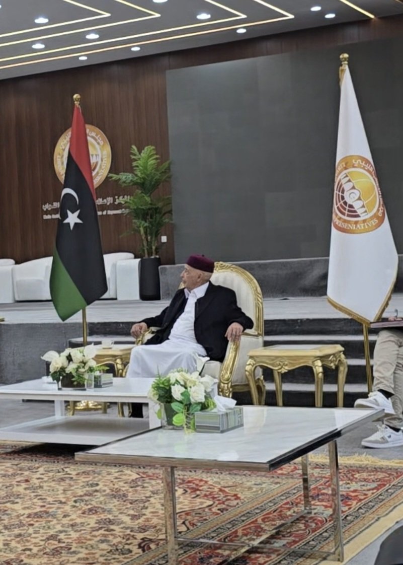 In Cirenaica a Al Gubba. Incontro con il Presidente della Camera dei Rappresentanti Salah Issa Aghila.
Focus degli incontri di oggi sulle (ampie) possibilità per l'Italia di incrementare il flusso di gas dalla Libia e sul contenimento dei flussi migratori.