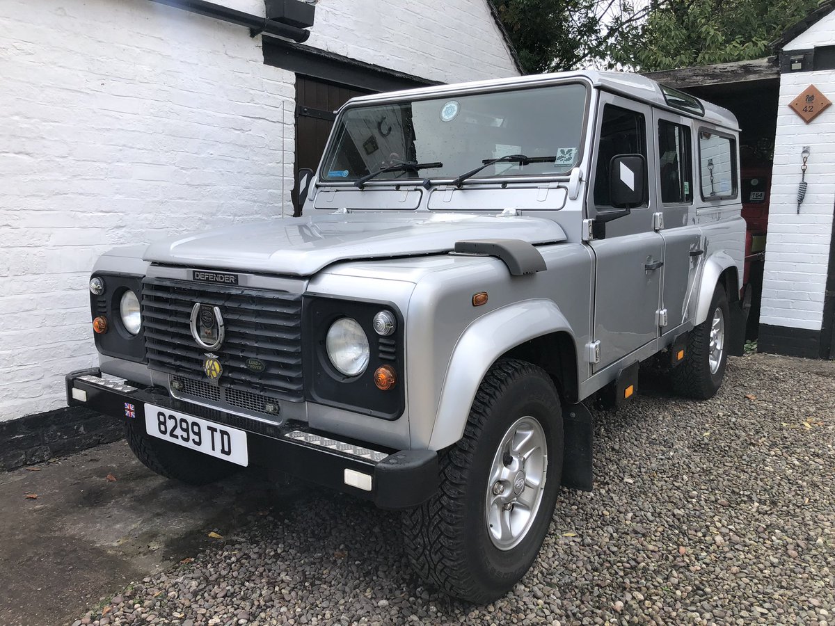CraigLHowell's tweet photo. 🇬🇧 Flag flying high for tomorrow’s #WorldLandRoverDay &amp; #LandRover #ClassicDefender ‘on parade’ 😉 Also, congratulations to @CheshireFire on the fantastic restoration of 902’s ‘Sister’ Appliance 907X, seen here at last week’s #SandbachTransportFestival  @SandbachFS  👍🏻🚒 https://t.co/POzh6FAnz6