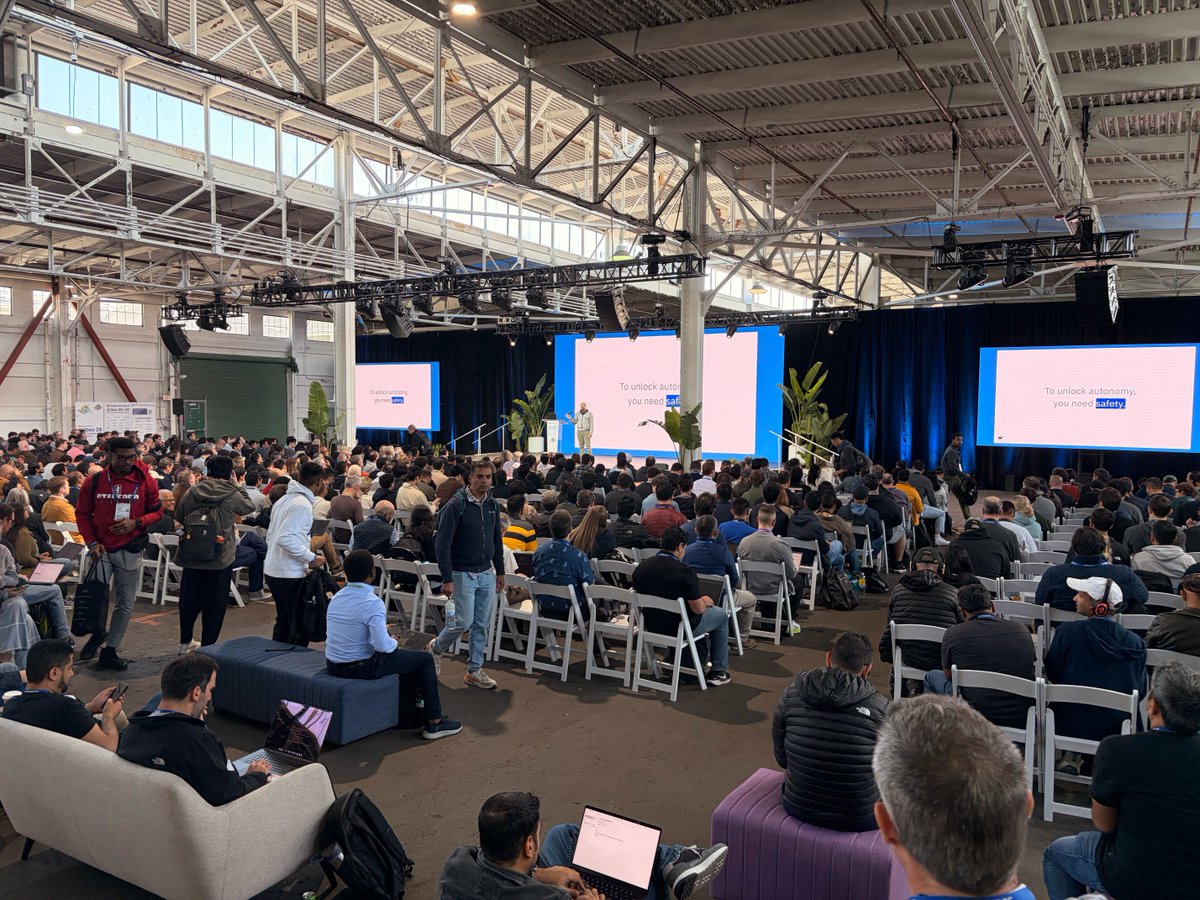 Docker tweet media