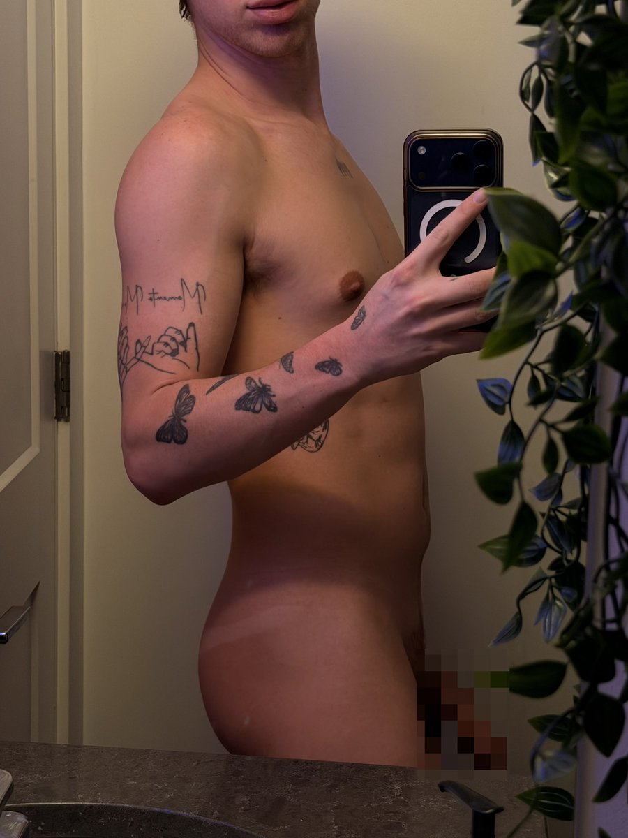 luvrboy99's tweet photo. Who want me? https://t.co/ZcXcsNK8YI