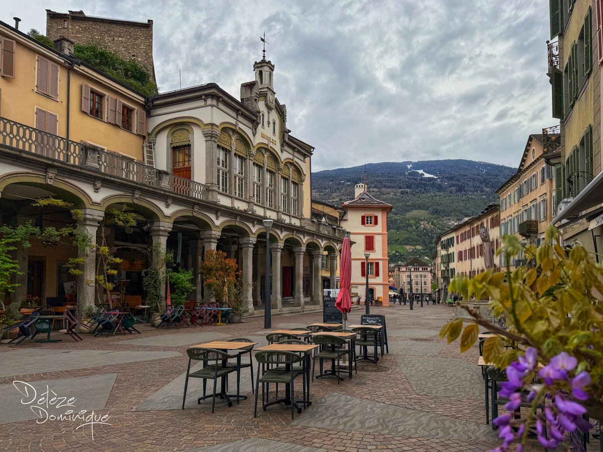 DelezeD's tweet image. Sous les nuages, flânerie dans ma jolie petite ville 🥰🥰🇨🇭
Sion, Valais, Suisse, 04/2026

#suisse #switzerland #cityscape #paysage @valaiswallis @MySwitzerland_e