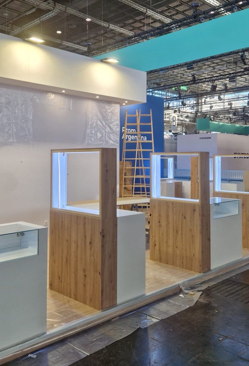 stands dm spacio tweet media