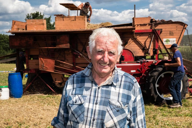 gaitlammers's tweet photo. Dorus (84) redde een oude landbouwmachine van de brandstapel: ‘Zo mooi dat we er nog mee kunnen werken’ https://t.co/5jdUhzFG1f