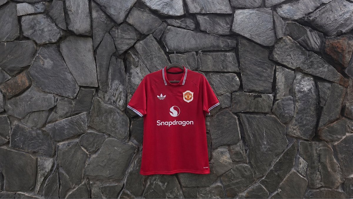 JCC_97_'s tweet photo. @utdbrxy Fixed the home kit https://t.co/JDAfSsYLts