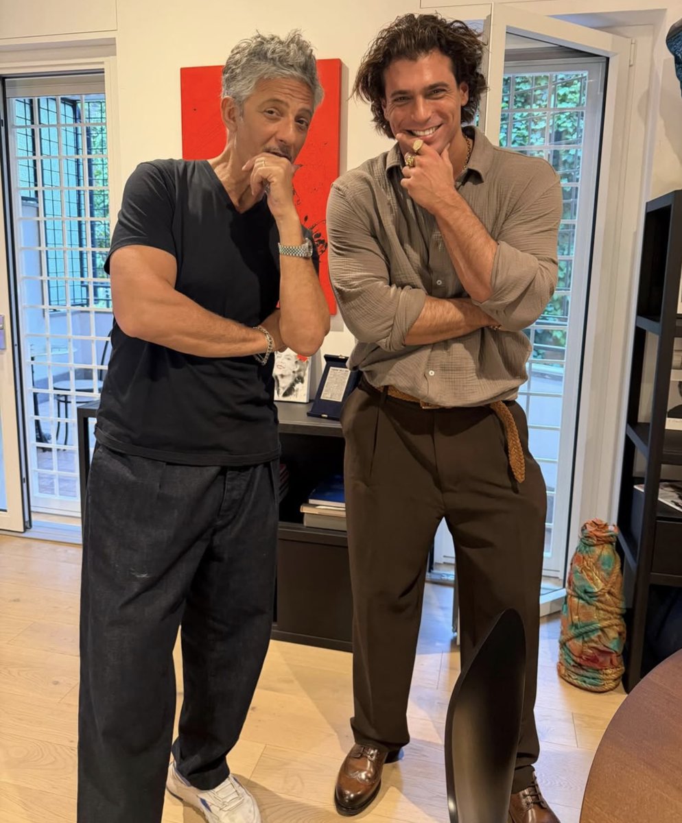 Can is slowly getting us used to his new look 😍  #CanYaman with Rosario Fiorello