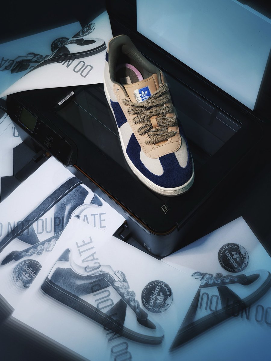 opticrendition's tweet image. Do Not Duplicate. Some things aren’t meant to be copied.

Adidas x The Whitaker Group BW 00s
#adidas #donotduplicate #sneakers