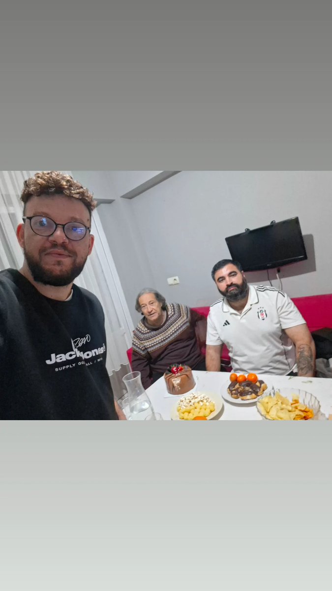 Melih tweet media