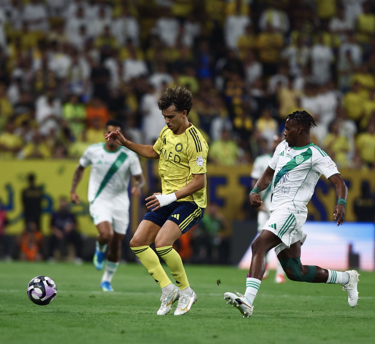 S A L M A N 💛 tweet media