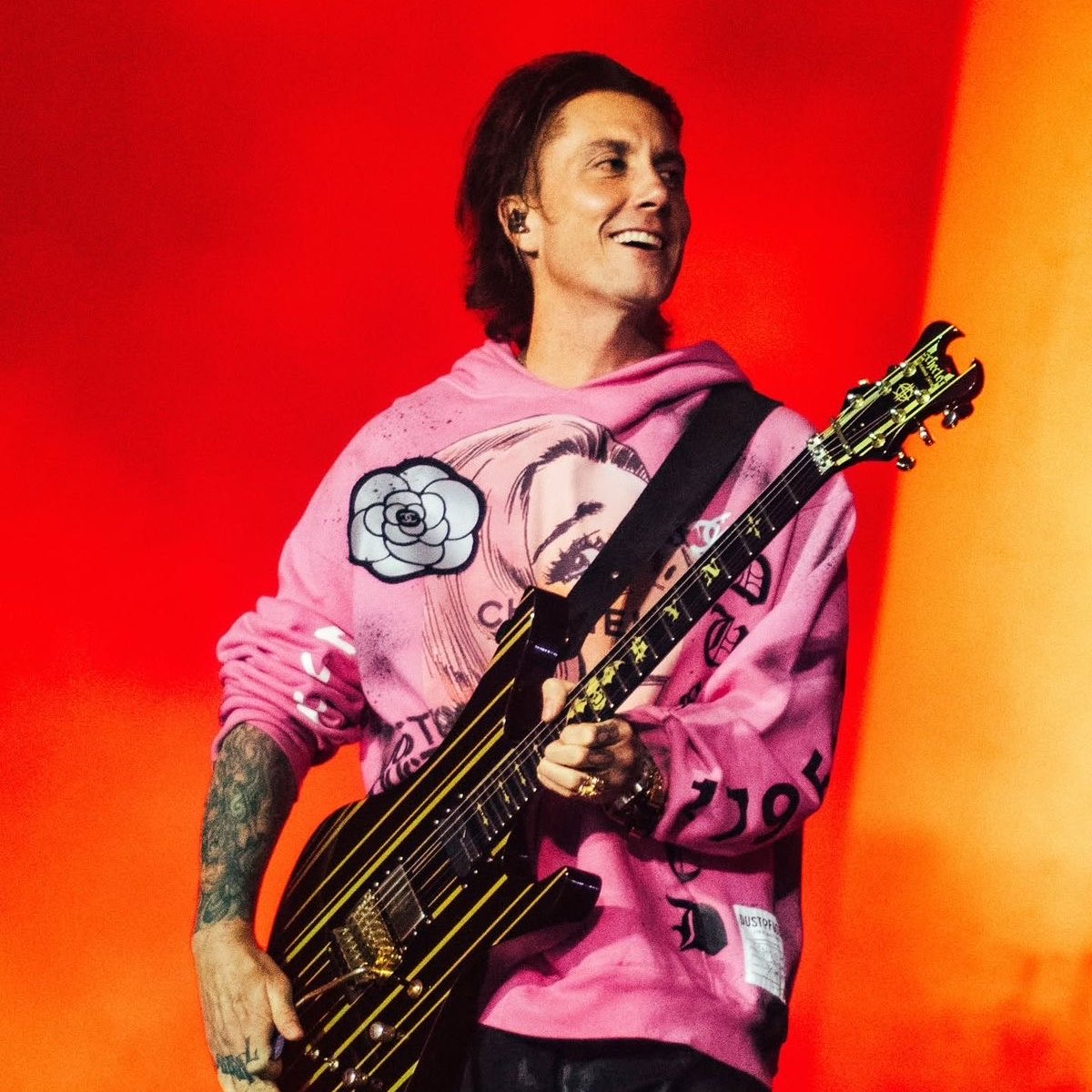 Acervo synyster gates tweet media