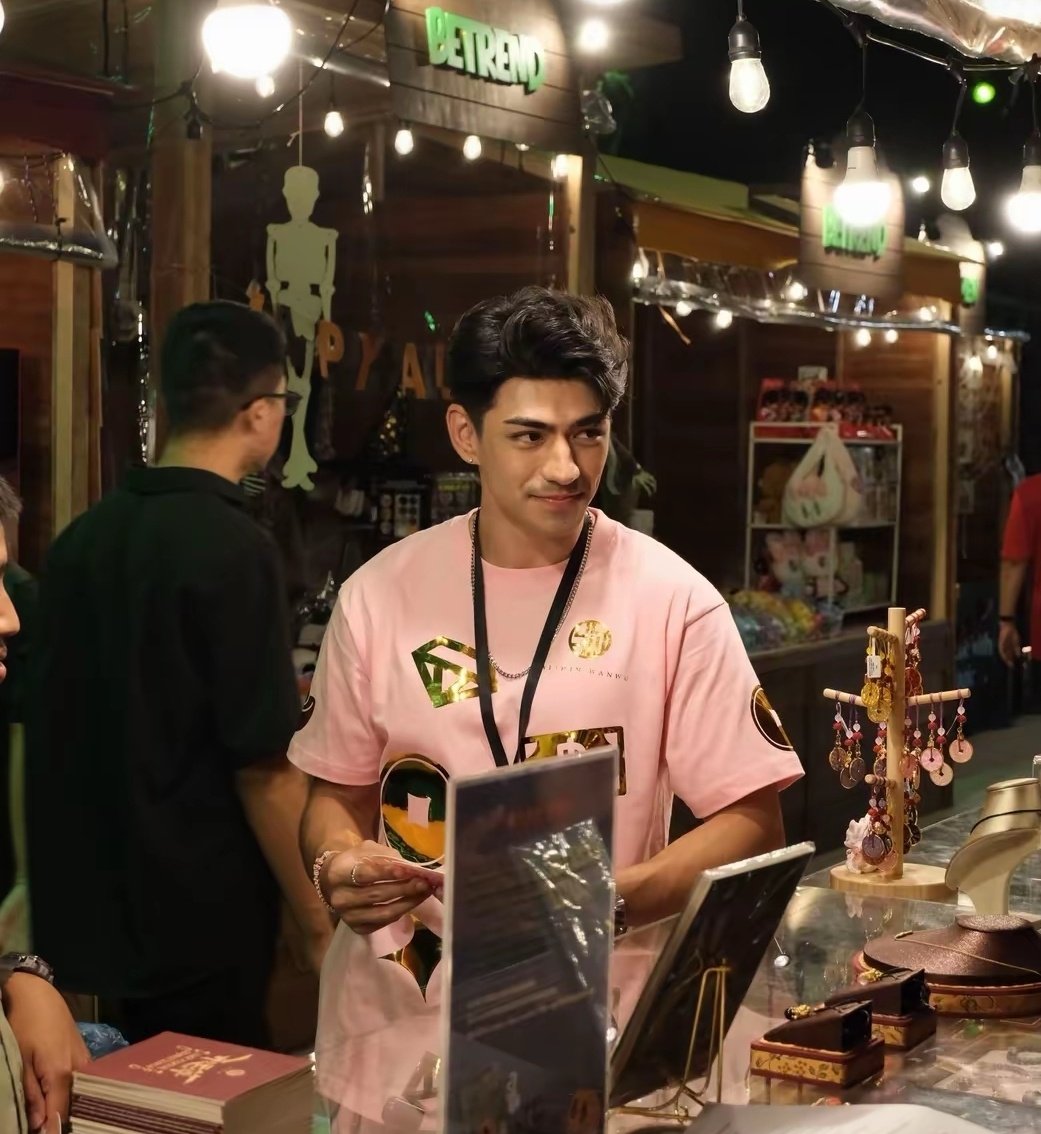 AZLEY200's tweet image. They look too good 🤍🩷

#TodTime #Tod #Time #lovex