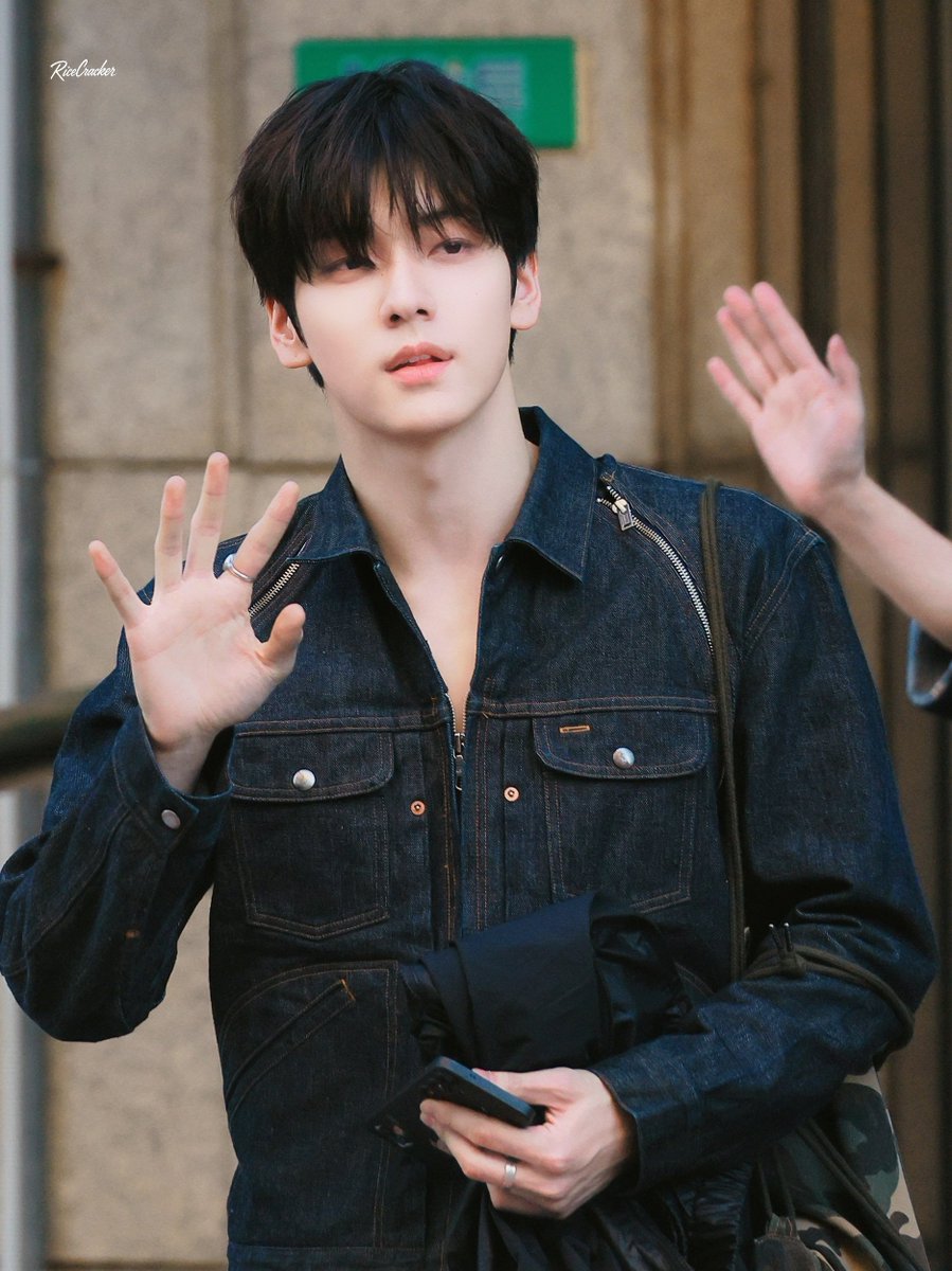 260424 🐰
👋

#수빈 #SOOBIN #スビン 
#TXT #투모로우바이투게더 #투바투