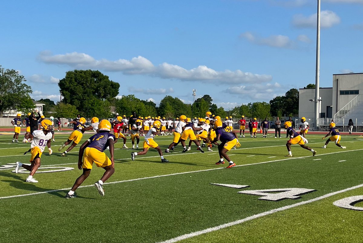 LAvsAllYall's tweet photo. 📍 Edna Karr

Consider whatever fall-off some folks may expect from the Cougars to be greatly exaggerated.

The back-to-back D-I Select champs have big shoes to fill — a ton of them — from their loaded 2026 class.

But the program remains the program. And the team not only possesses more 2027 talent (and leadership) than some may realize, but also some loaded younger classes poised to announce themselves.