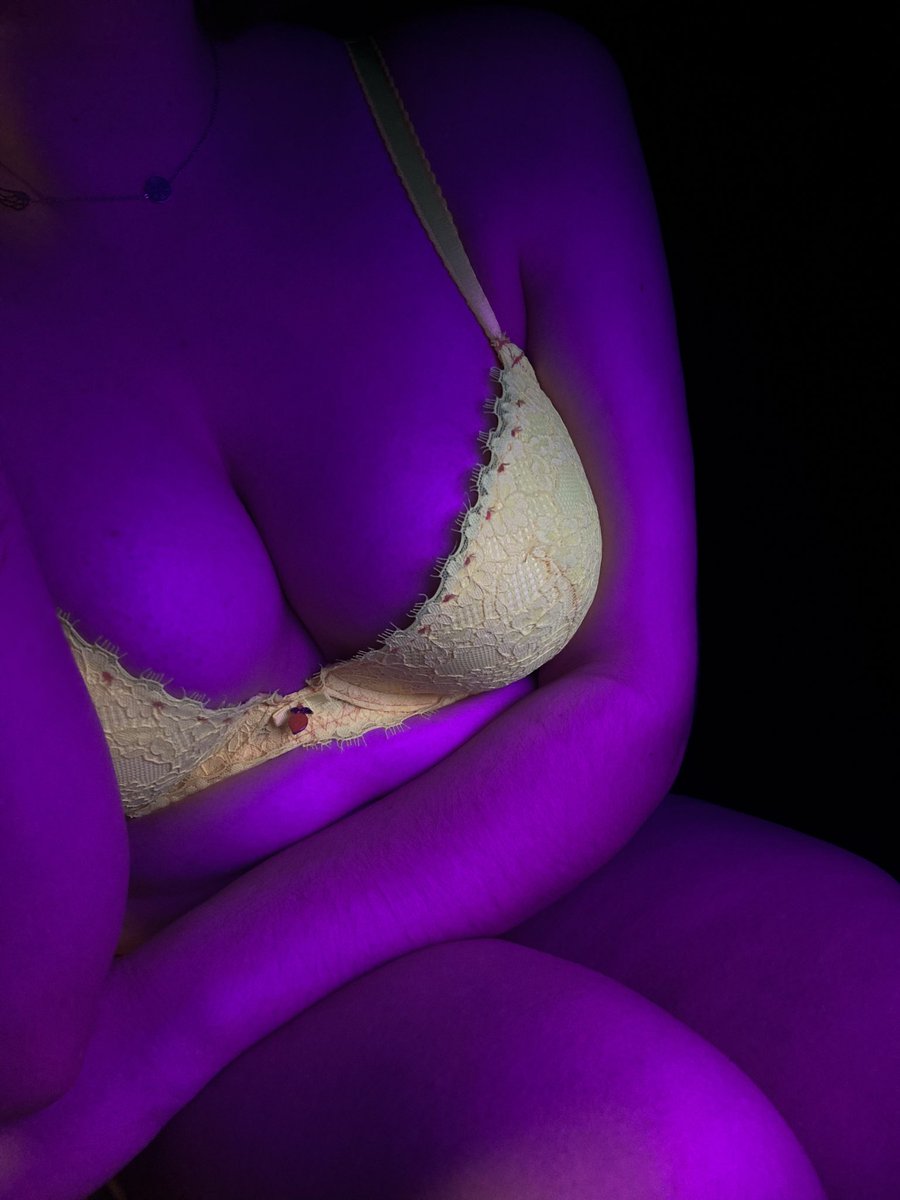 Ayanasix's tweet photo. My fav color combo is here. 💛💜

#boobs #sexy #chubby #bbw #belly #lingerie https://t.co/BXGry0SfpG